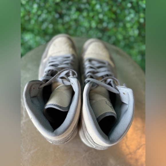 AIR JORDAN 1 MID SE COCONUT MILK GUM MENS BASKETBALL SHOES - Picture 5 of 9